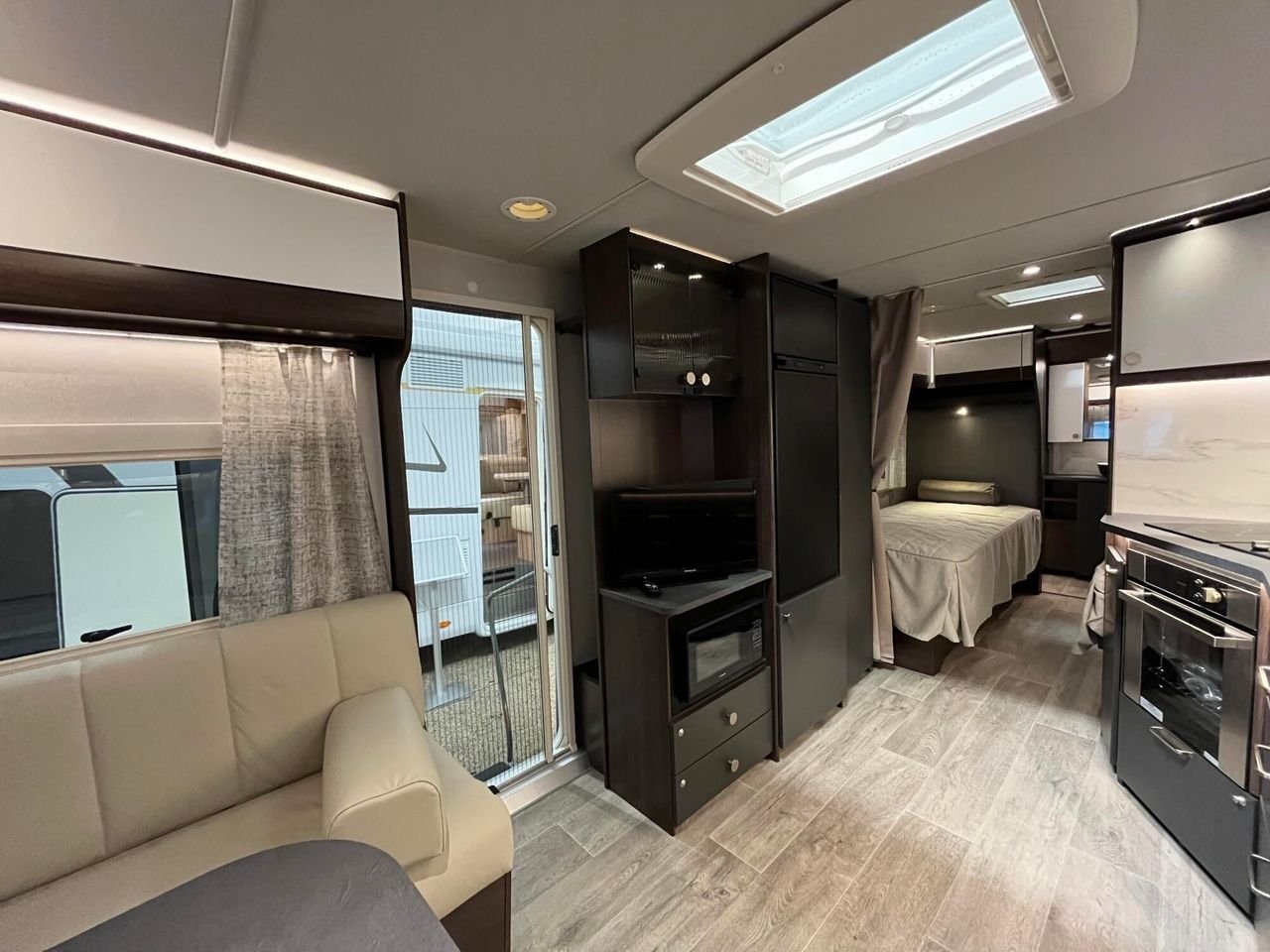 Caravane Polar 680 BSA BLACKLINE – Image 25