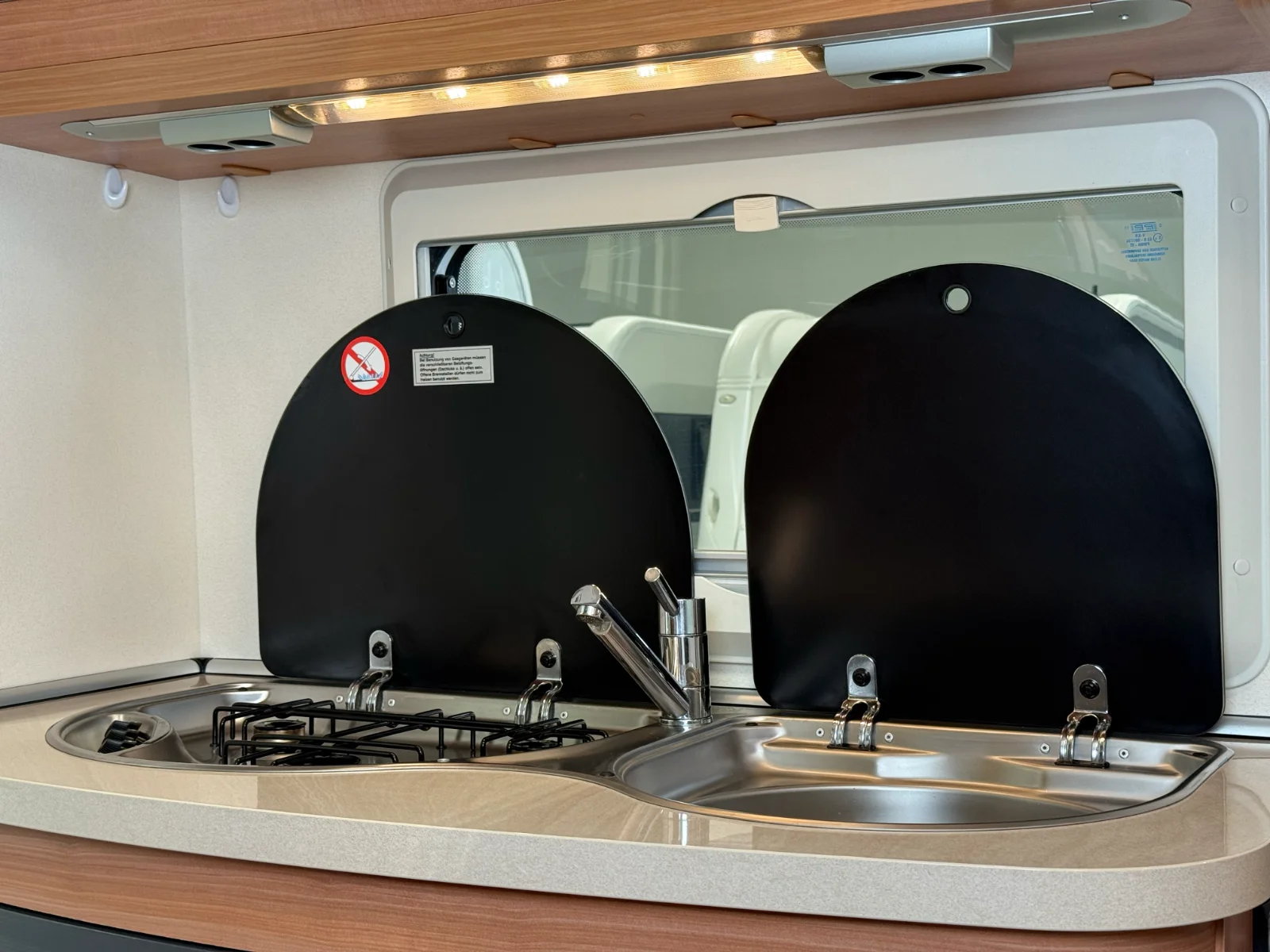Caravane Hobby 400 SFE De Luxe – Image 12