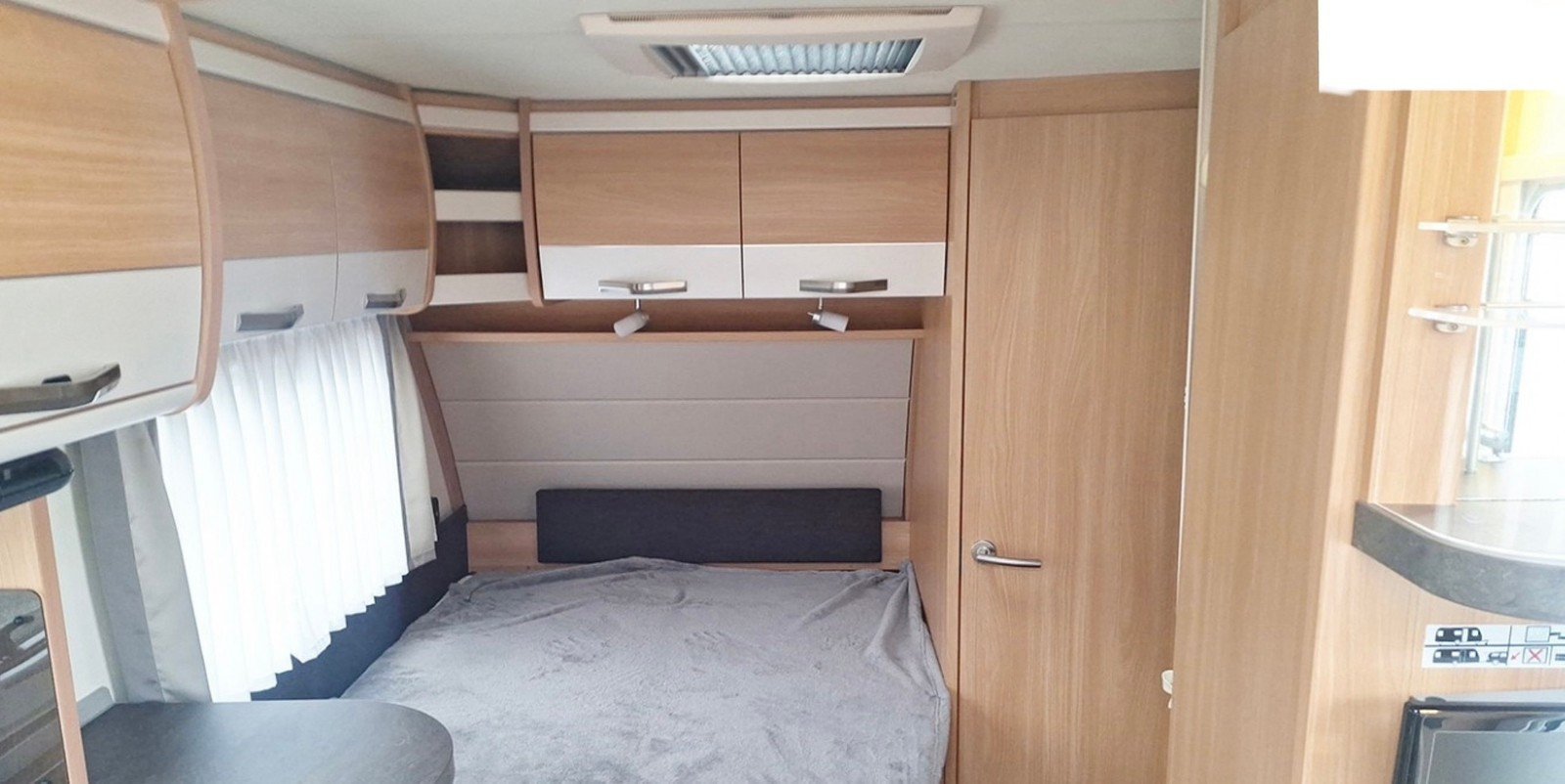 Caravane Knaus Südwind 450 FU – Image 12