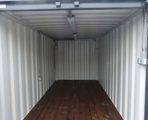 Conteneur 15 pied avec installation électrique,grilles d’aération et verrou clef – Image 7