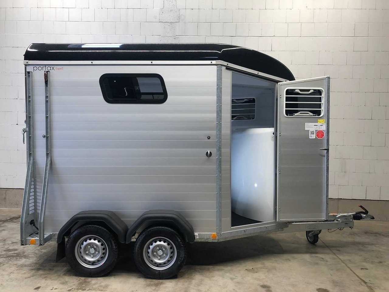 Remorque Van Chevaux Böckmann Portax silver + black avec sellerie – Image 28
