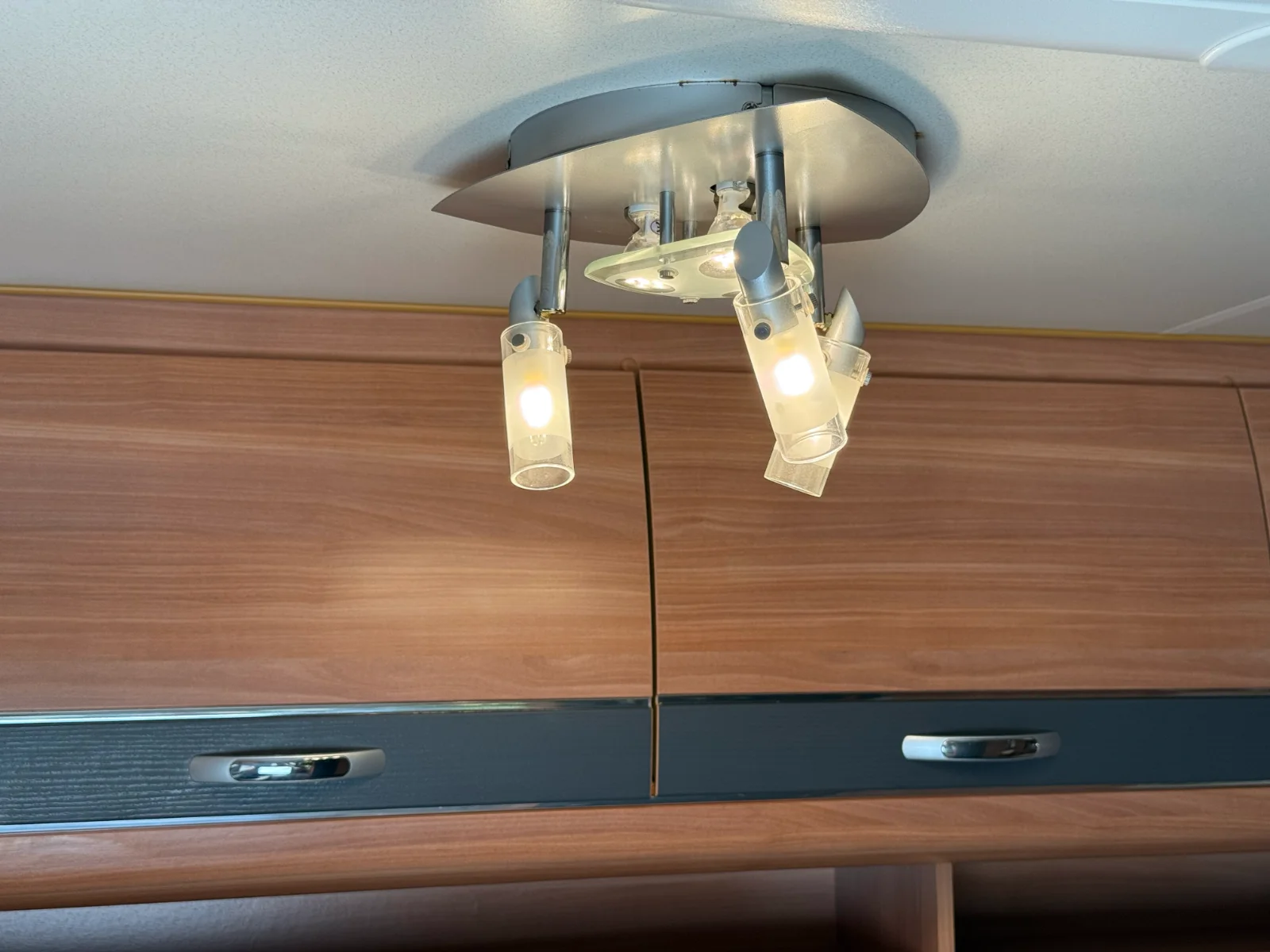 Caravane Hobby 400 SFE De Luxe – Image 23